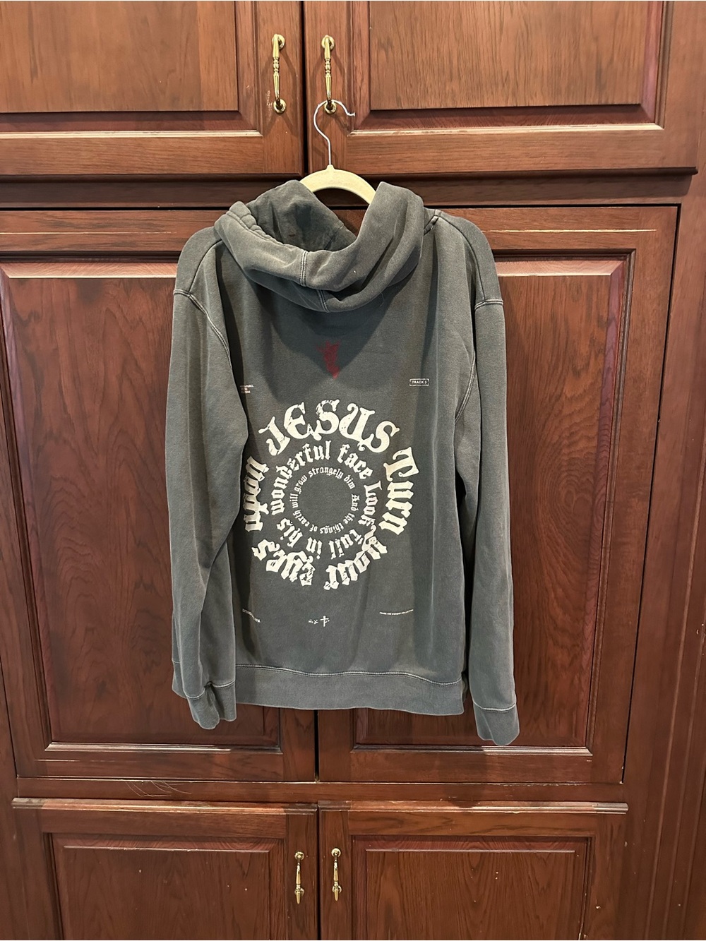 Turn your eyes upon Jesus hoodie sz L.